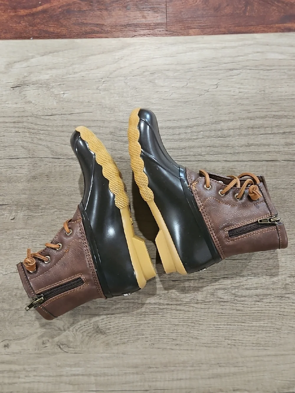 Sperry Salt wster Two-Tone Duck Boots in Brown & Black Girl's size 1M